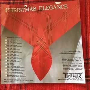 TOBIN SPORN & GLASER INC. Vintage Christmas Tablecloth